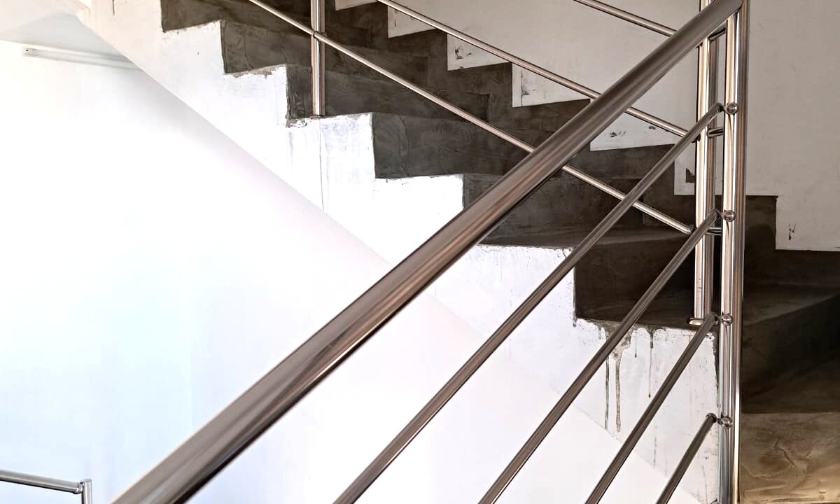 Stylish Fully Furnished 3-Bedroom Duplex with Pool & Home Office Potential for Rent in Flic en Flac5