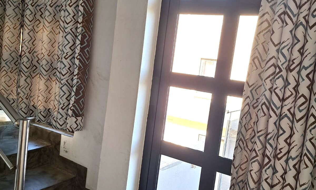 Stylish Fully Furnished 3-Bedroom Duplex with Pool & Home Office Potential for Rent in Flic en Flac6