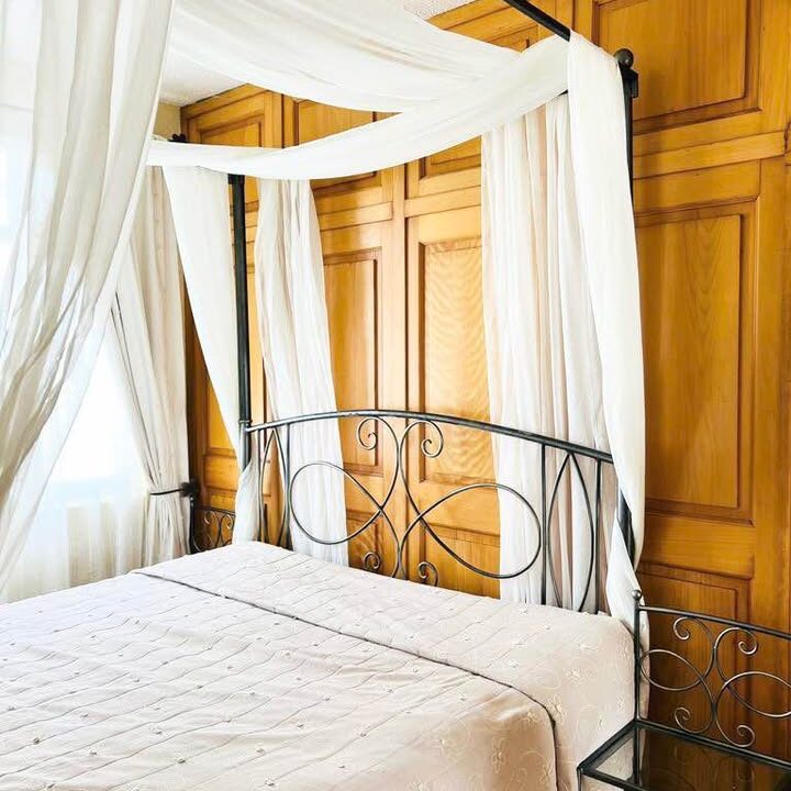 Super Luxurious Fully Furnishe Apartment For Rent in Quatre Bornes 5