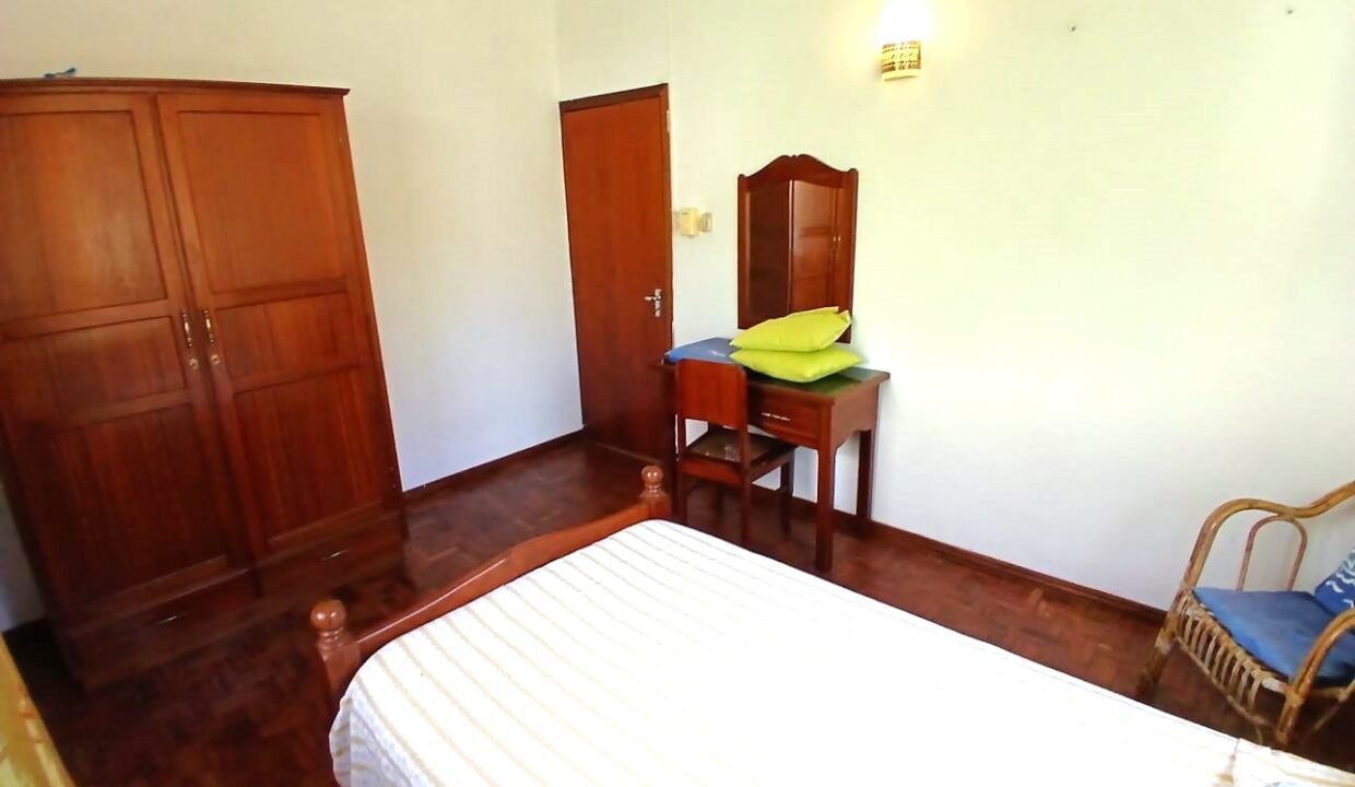 Beachfront House for Rent – Albion, Mauritius (10)