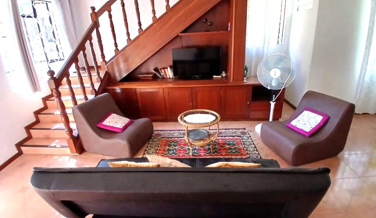 Beachfront House for Rent – Albion, Mauritius (13)