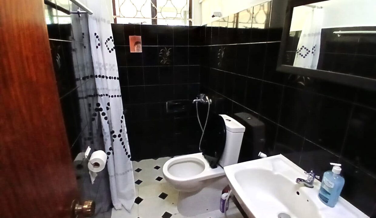 Beachfront House for Rent – Albion, Mauritius (13)