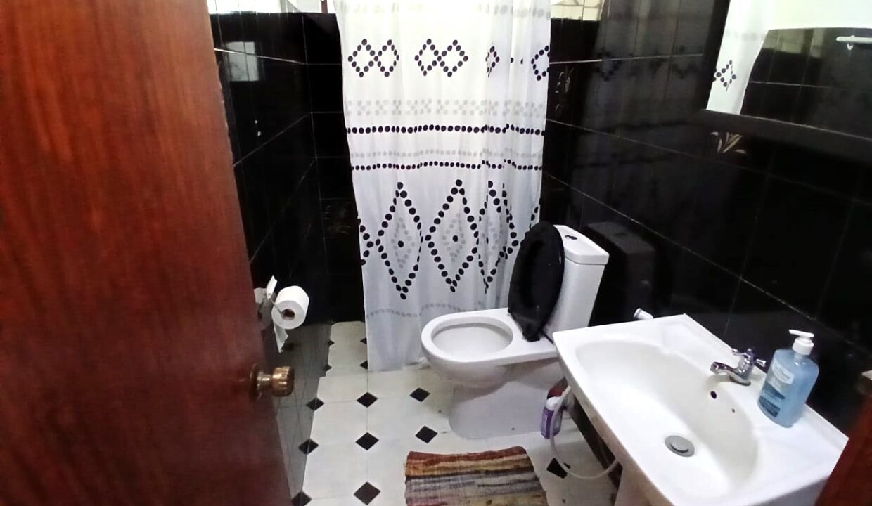 Beachfront House for Rent – Albion, Mauritius (18)