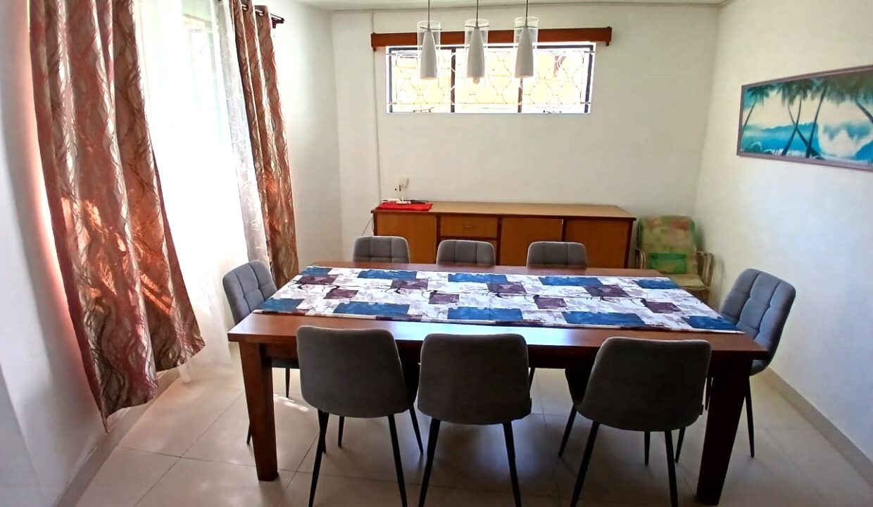 Beachfront House for Rent – Albion, Mauritius (19)