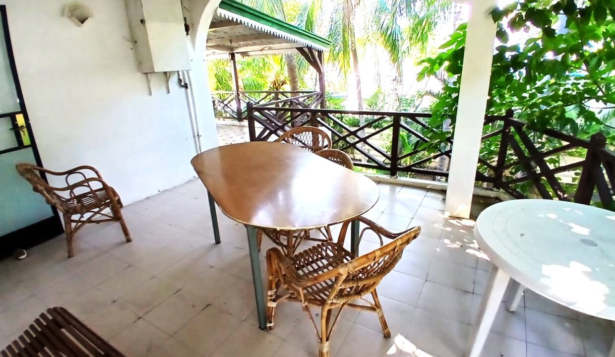 Beachfront House for Rent – Albion, Mauritius (2)