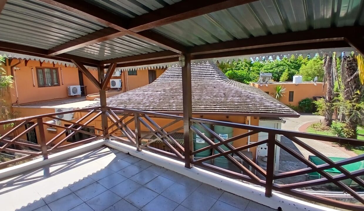 Beachfront House for Rent – Albion, Mauritius (4)