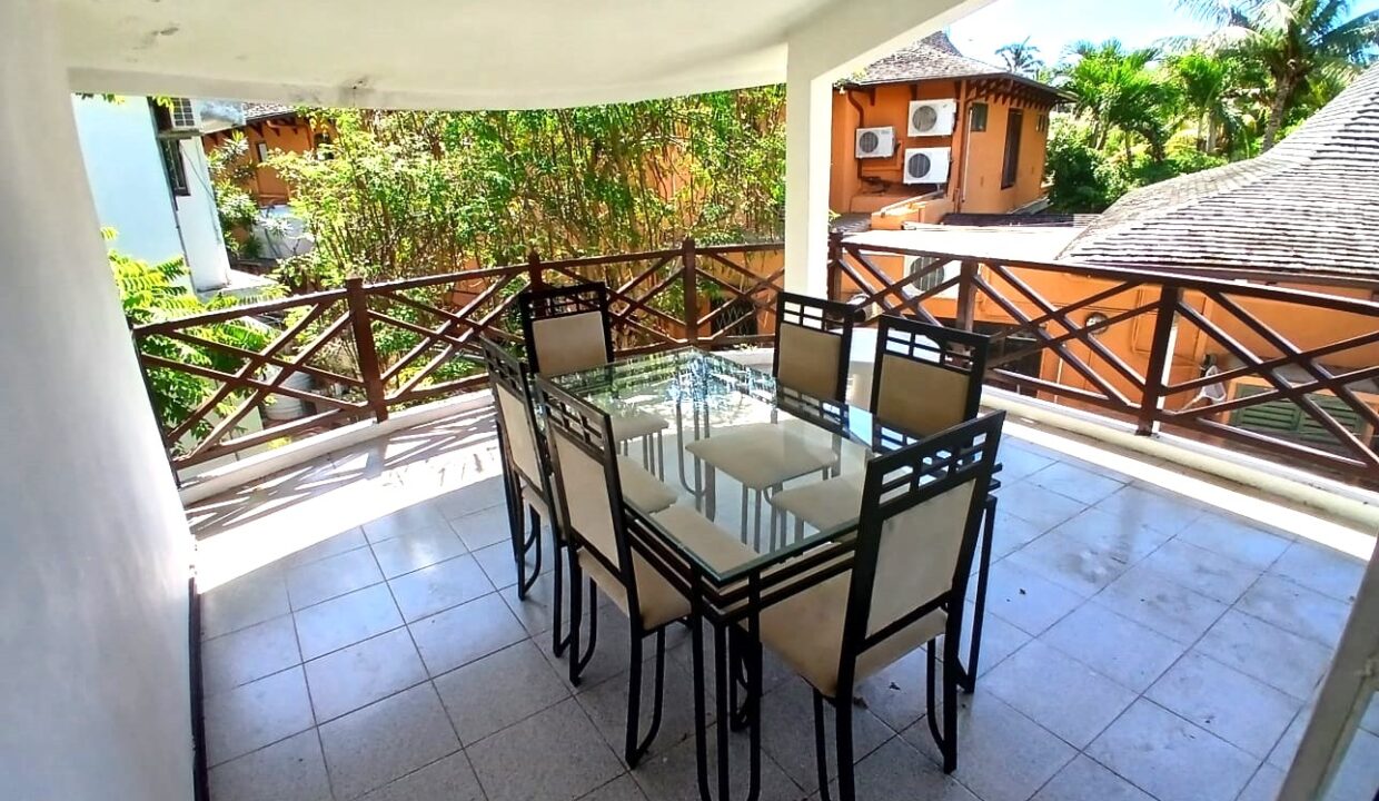 Beachfront House for Rent – Albion, Mauritius (8)