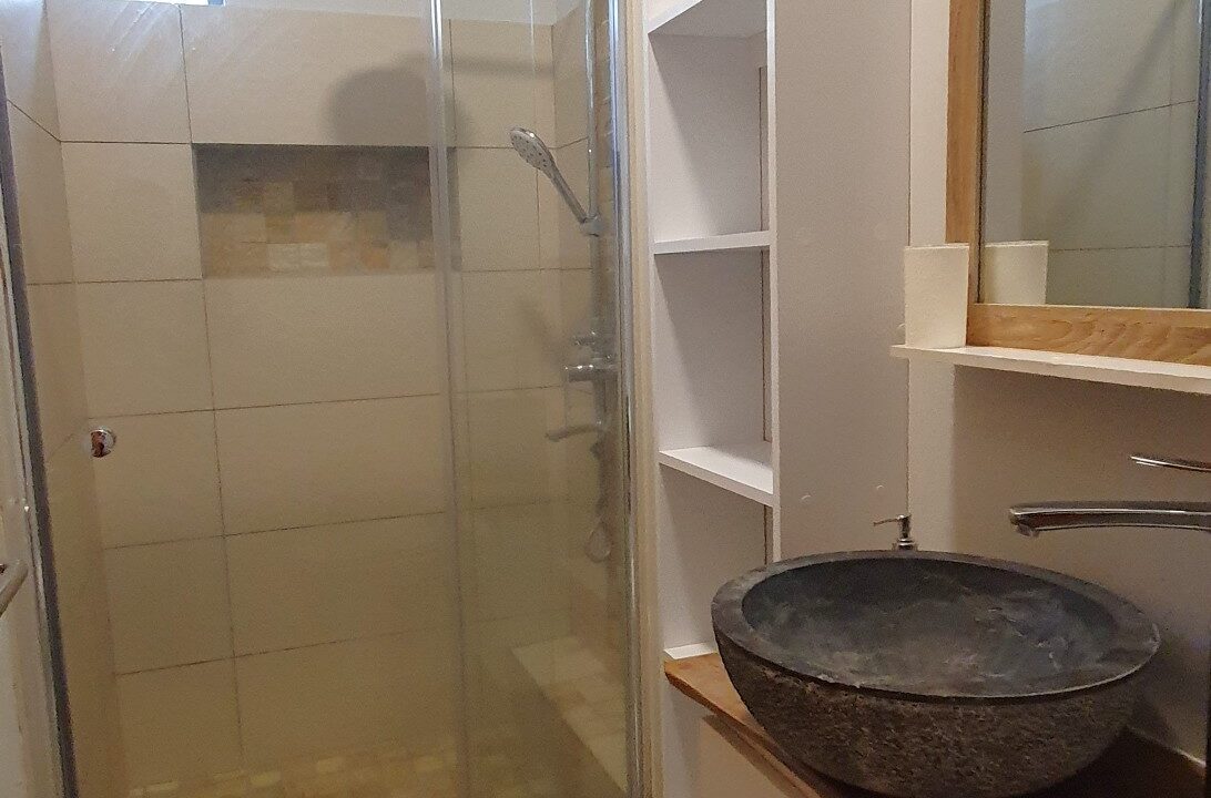 Brand-New 2-Bedroom Apartment with Private Garden for Rent – Les Veloutiers Residence, Albion(13)