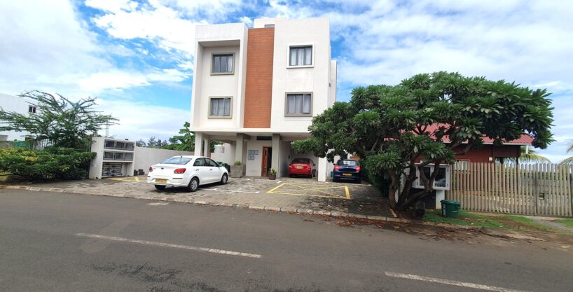 Brand-New 2-Bedroom Apartment with Private Garden for Rent – Les Veloutiers Residence, Albion