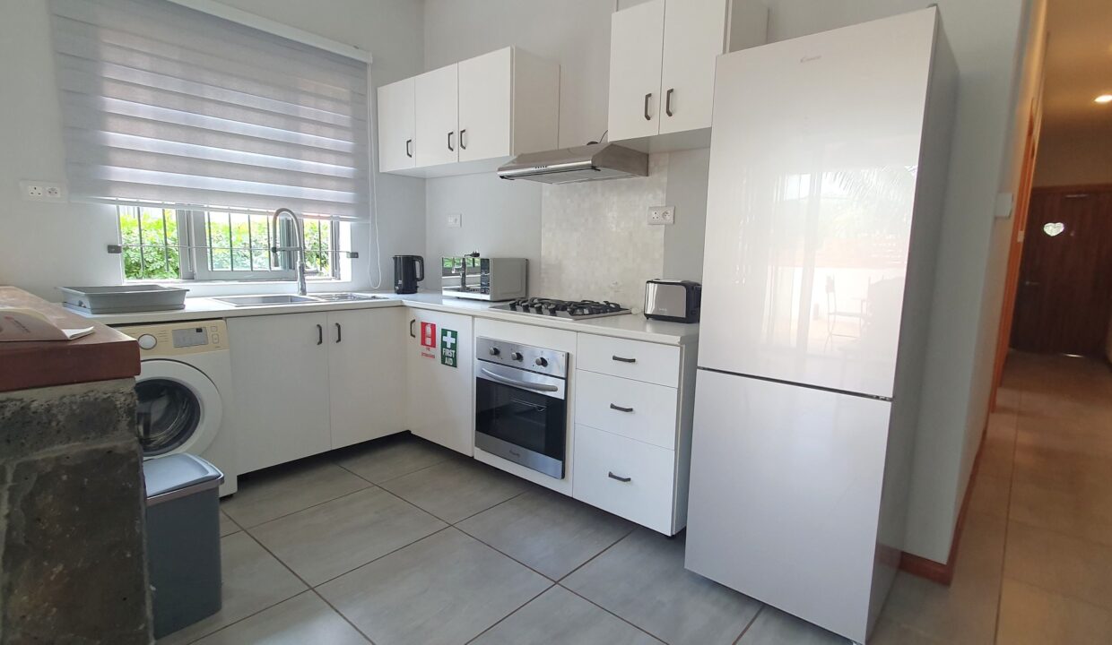 Brand-New 2-Bedroom Apartment with Private Garden for Rent – Les Veloutiers Residence, Albion(22)