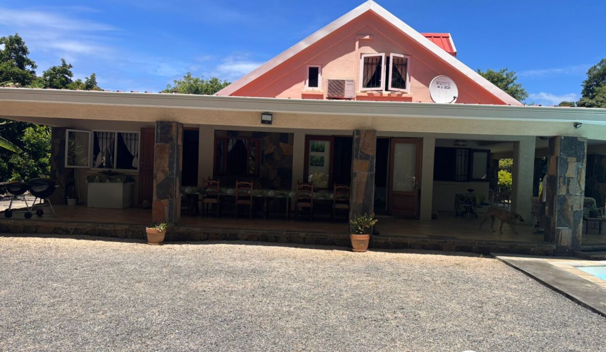 COUNTRYSIDE ESTATE WITH TOURISM POTENTIAL IN Bras d’Eaux