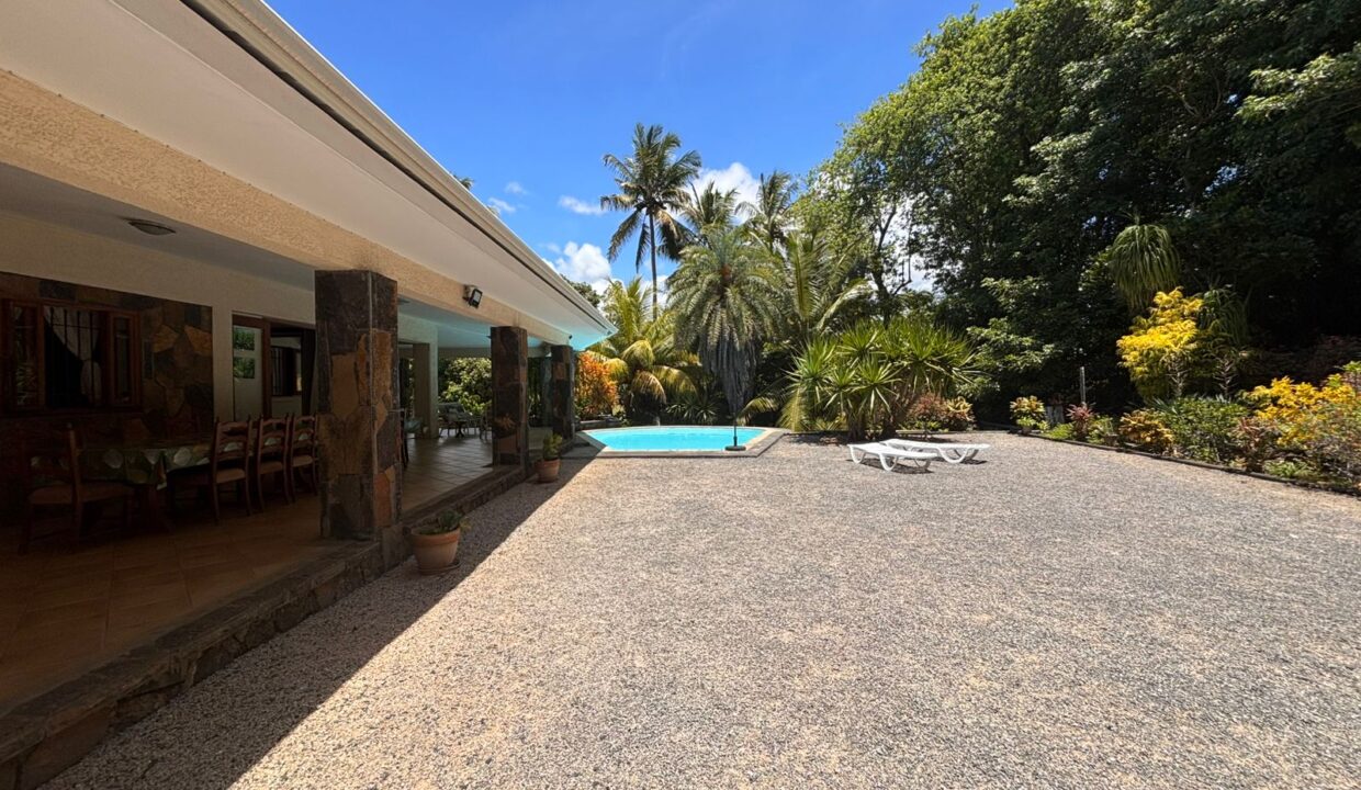 COUNTRYSIDE ESTATE WITH TOURISM POTENTIAL IN Bras d’Eaux (13)