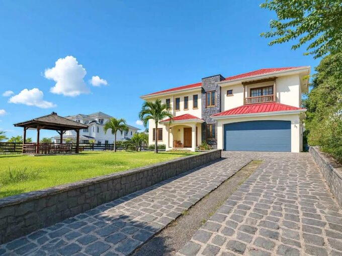 Elegant 5-Bedroom Furnished House for Rent in Floréal – Spacious Garden, Prime Location