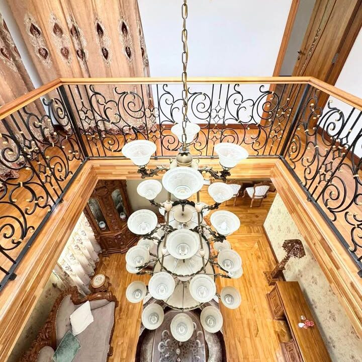 Elegant 5-Bedroom Furnished House for Rent in Floréal – Spacious Garden, Prime Location