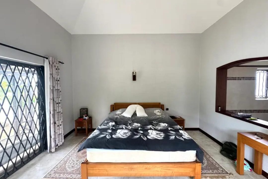 Flic-en-Flac – Beautiful 3-Bedroom Villa with Pool 400m from the Beach