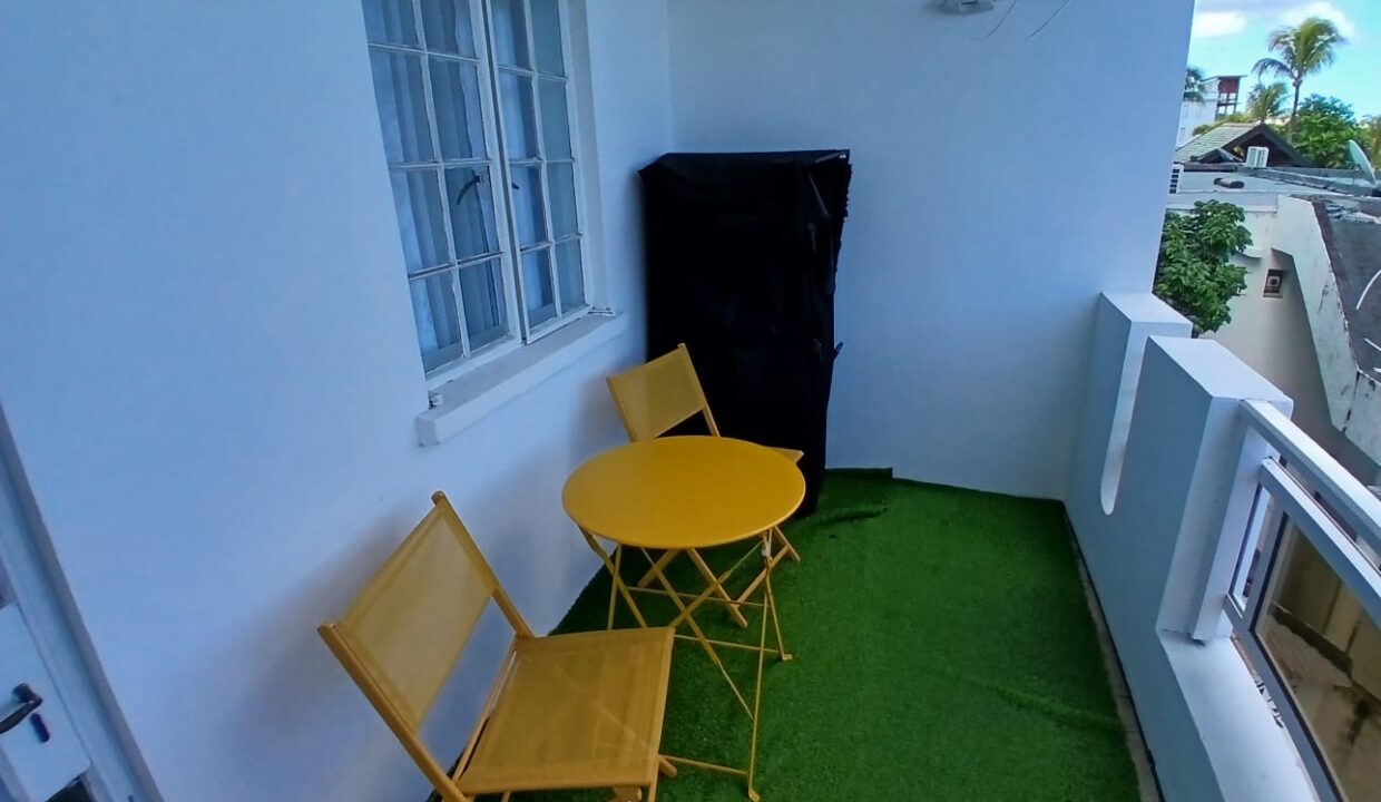 Furnished 1-Bedroom Apartment for Rent – Grand Baie (5)