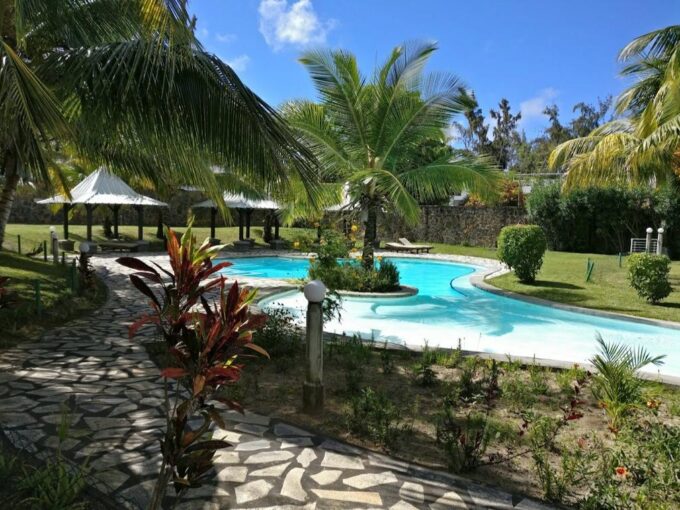 Furnished Apartment for Rent – Jardin Du Cap, Bain Boeuf