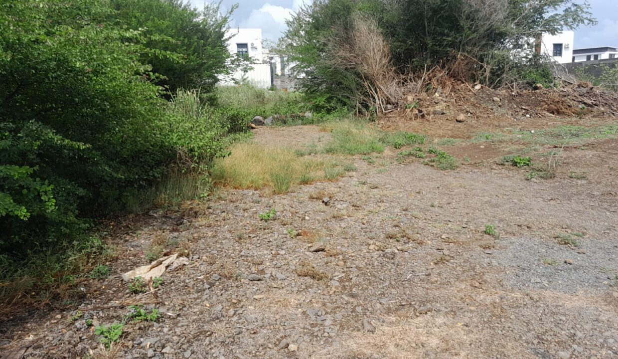 Residential Land for Sale – Grand Baie 11 Perches (4)