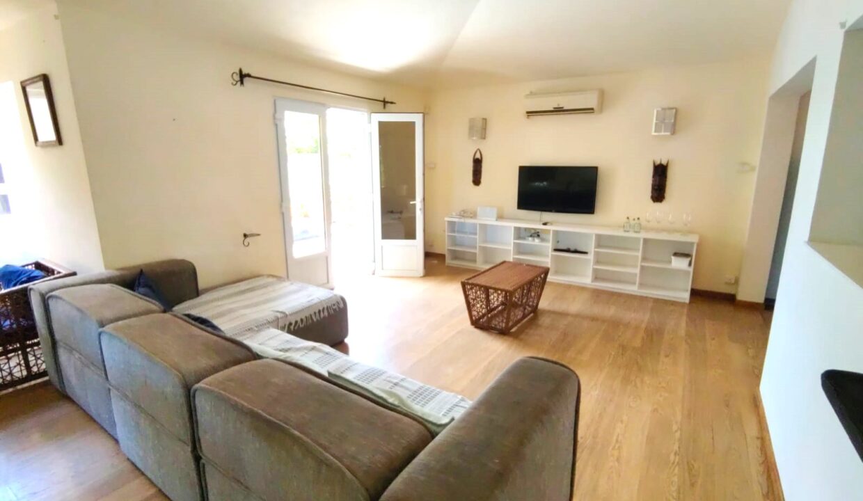 Villa for Sale – Les Multipliants, Petite Rivière Noire 4 Bedrooms (12)