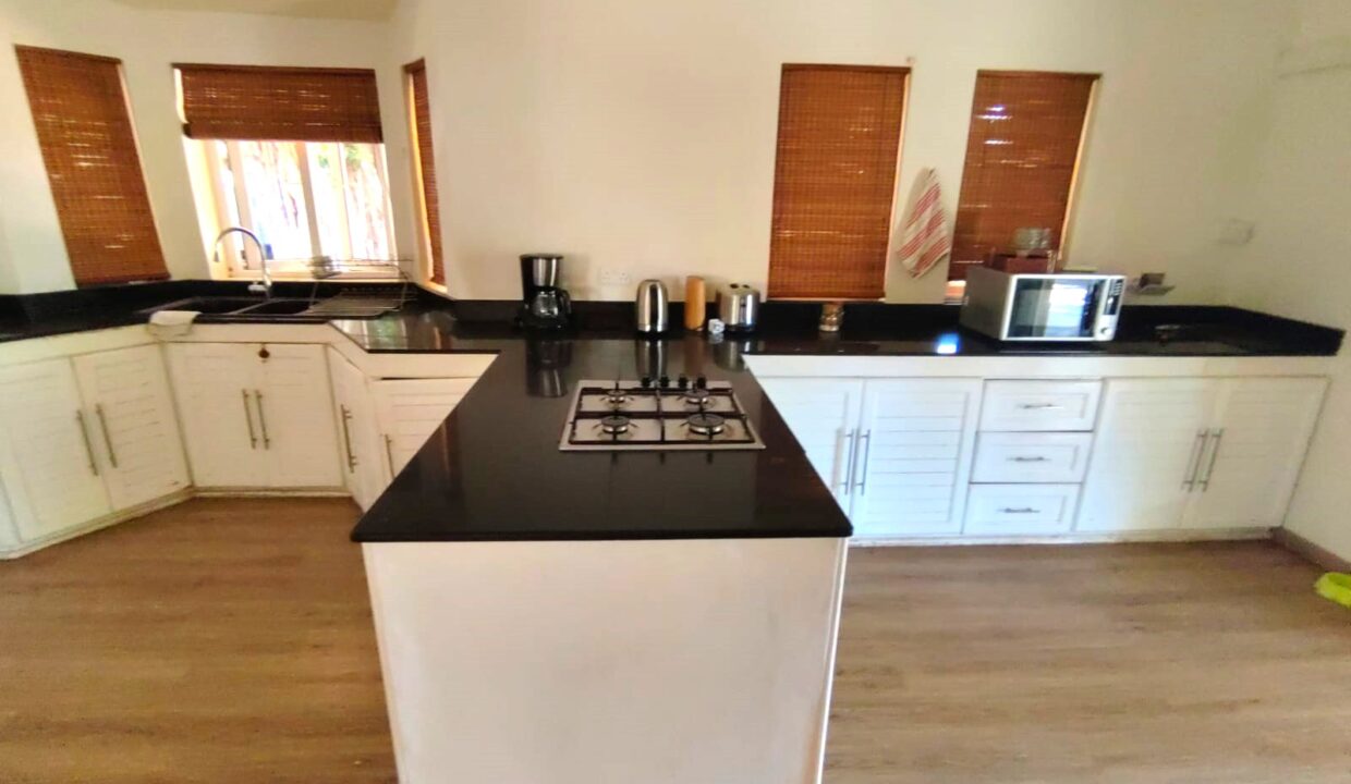 Villa for Sale – Les Multipliants, Petite Rivière Noire 4 Bedrooms (14)