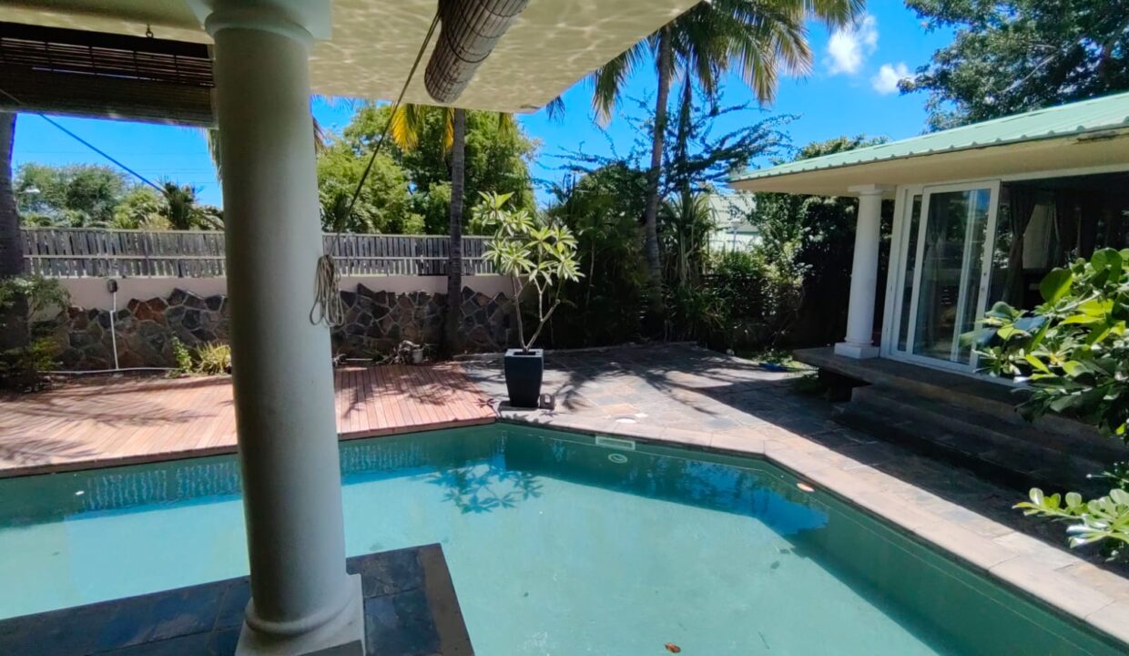 Villa for Sale – Les Multipliants, Petite Rivière Noire 4 Bedrooms (2)