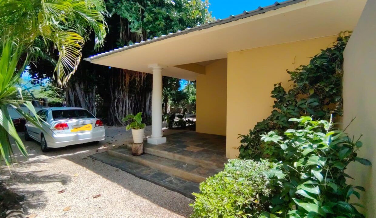 Villa for Sale – Les Multipliants, Petite Rivière Noire 4 Bedrooms (20)