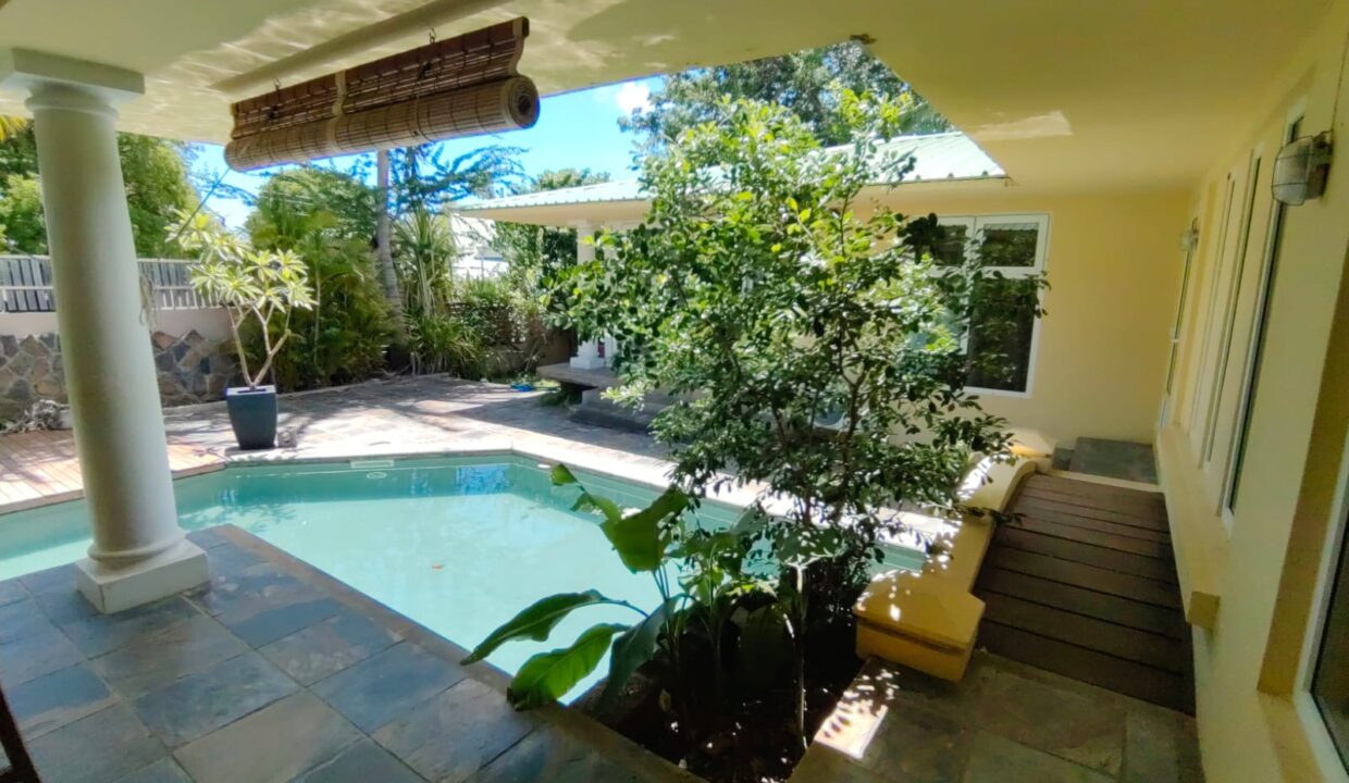 Villa for Sale – Les Multipliants, Petite Rivière Noire 4 Bedrooms (3)