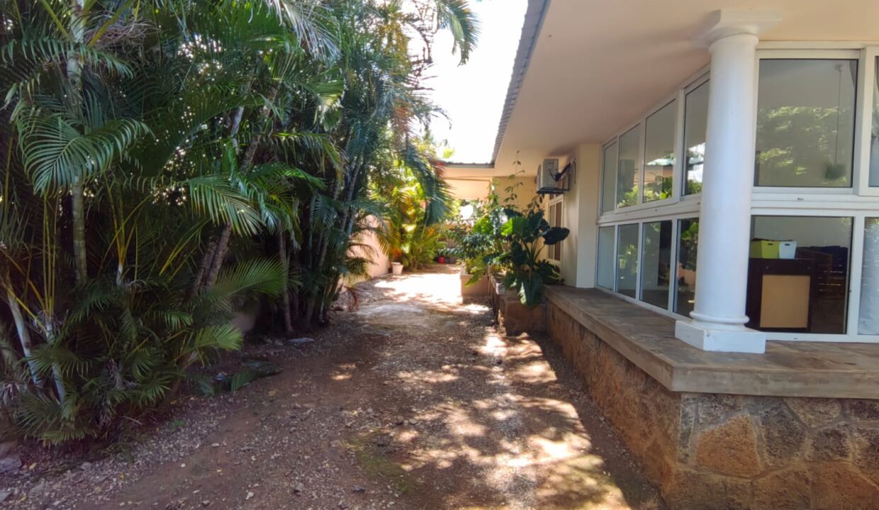 Villa for Sale – Les Multipliants, Petite Rivière Noire 4 Bedrooms (34)