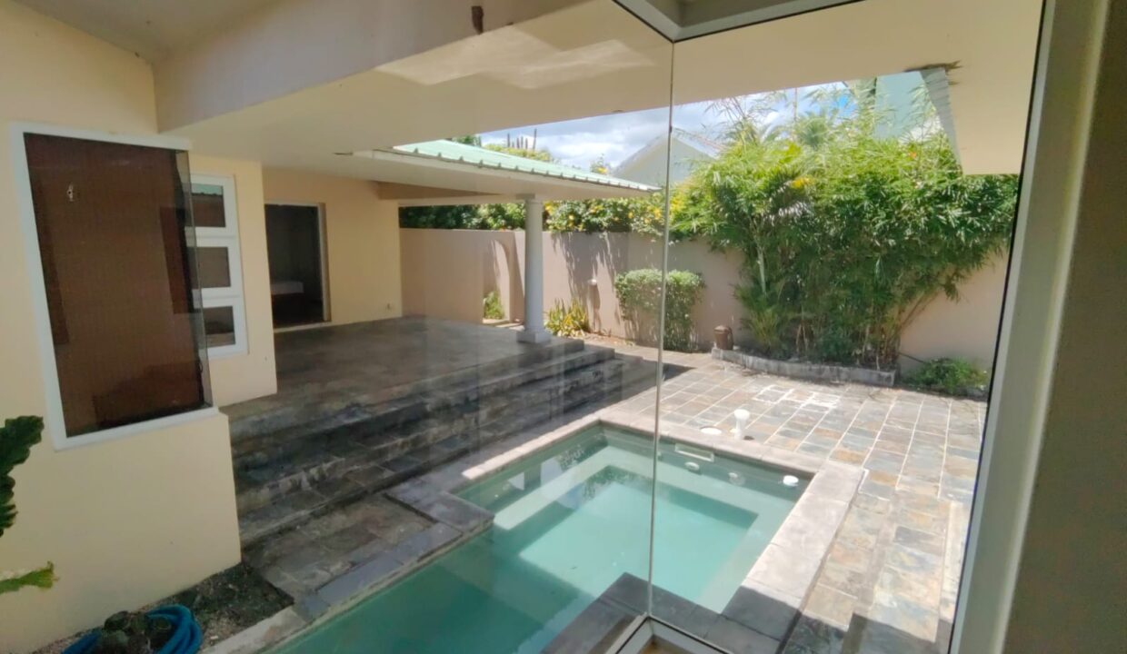 Villa for Sale – Les Multipliants, Petite Rivière Noire 4 Bedrooms (7)
