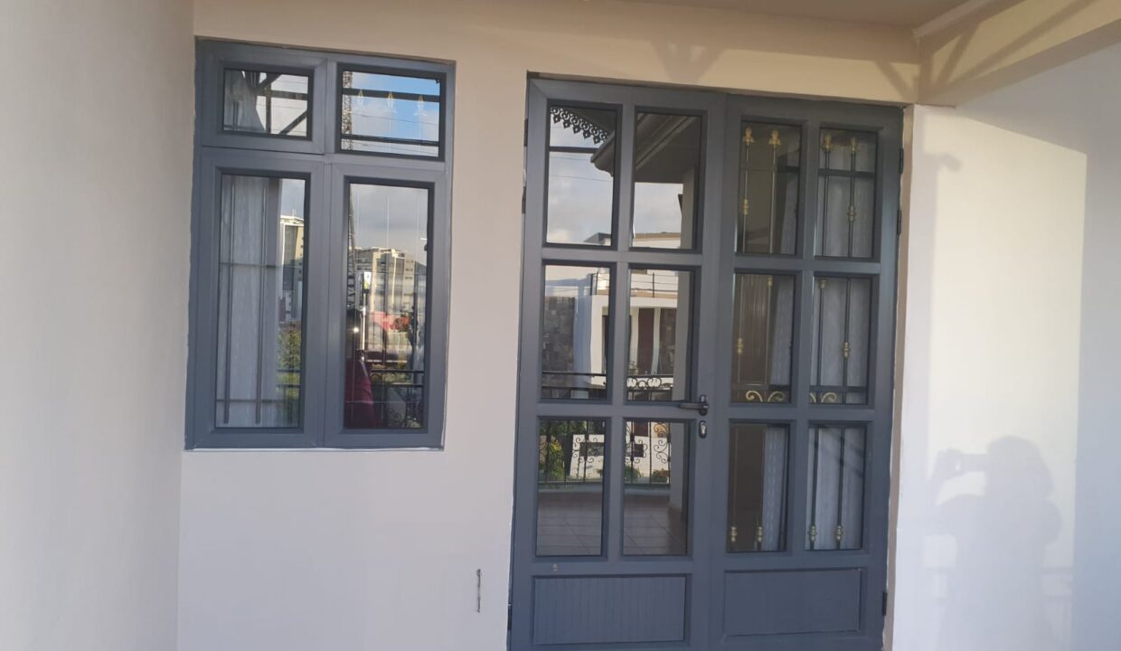 2-Bedroom Apartment for Rent – Ebène 1st Floor (5)