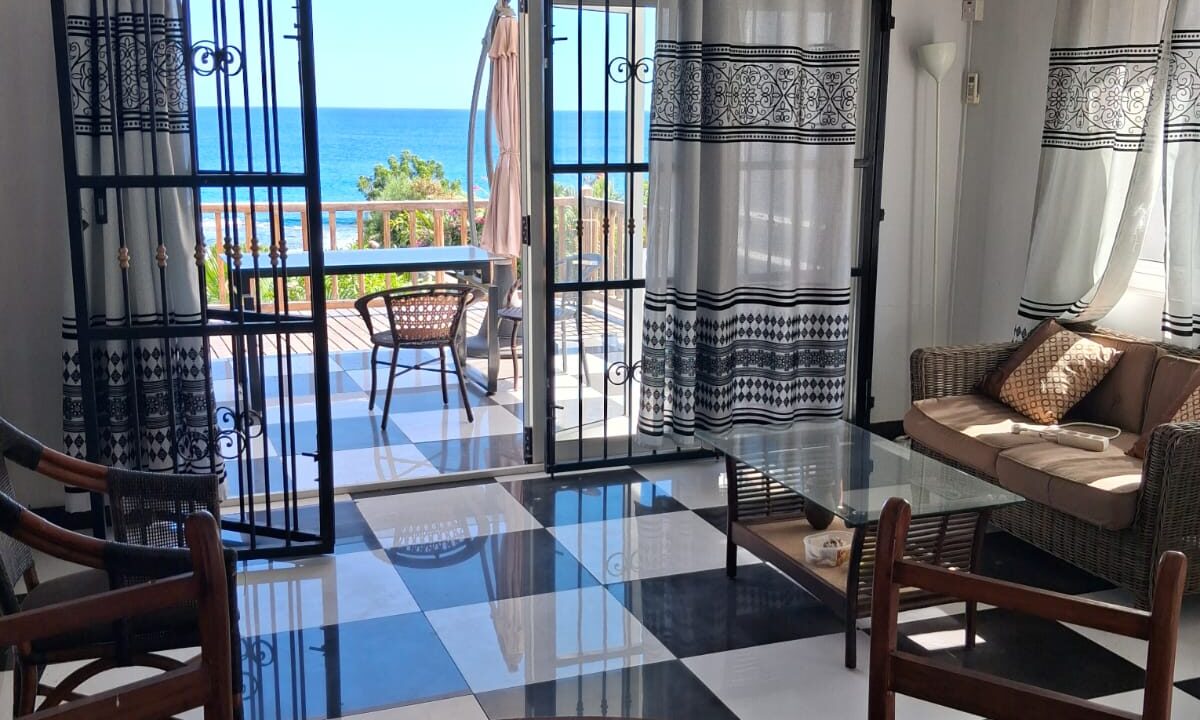Beachfront Apartment for Rent – Flic en Flac 2 Bedrooms