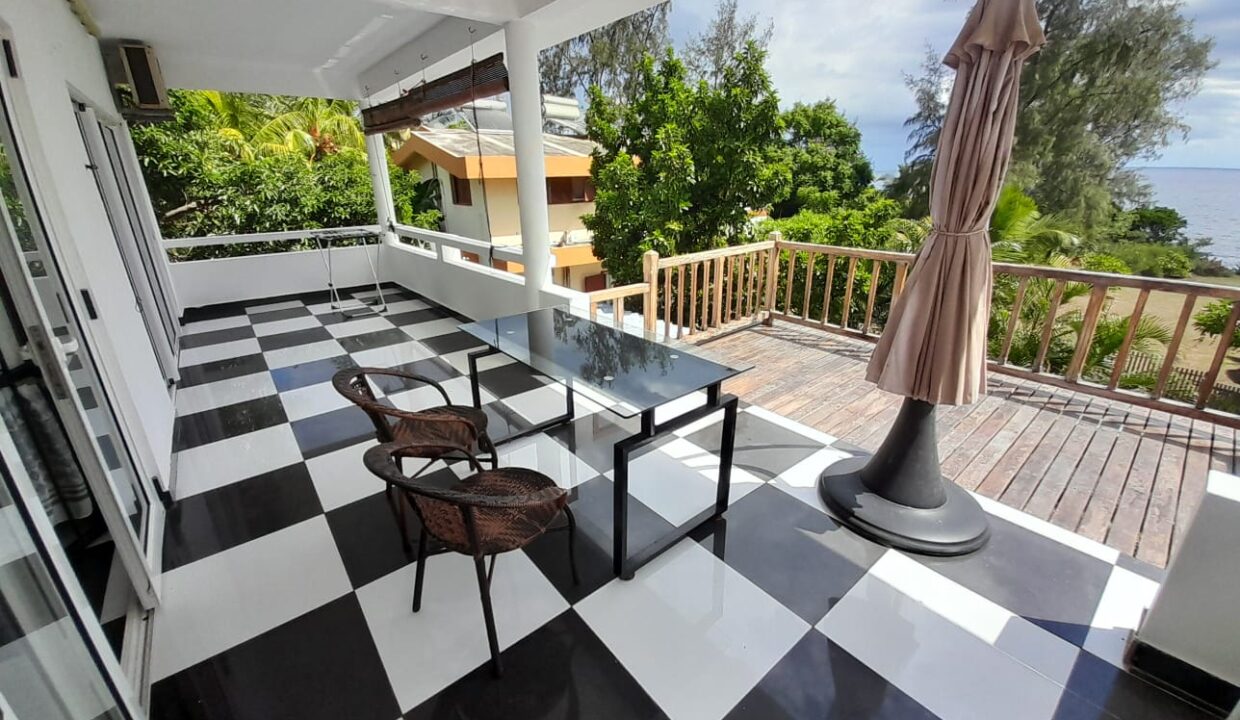 Beachfront Apartment for Rent – Flic en Flac 2 Bedrooms (11)