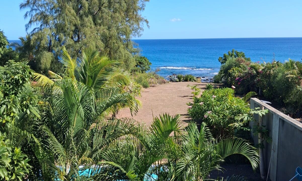 Beachfront Apartment for Rent – Flic en Flac 2 Bedrooms (3)