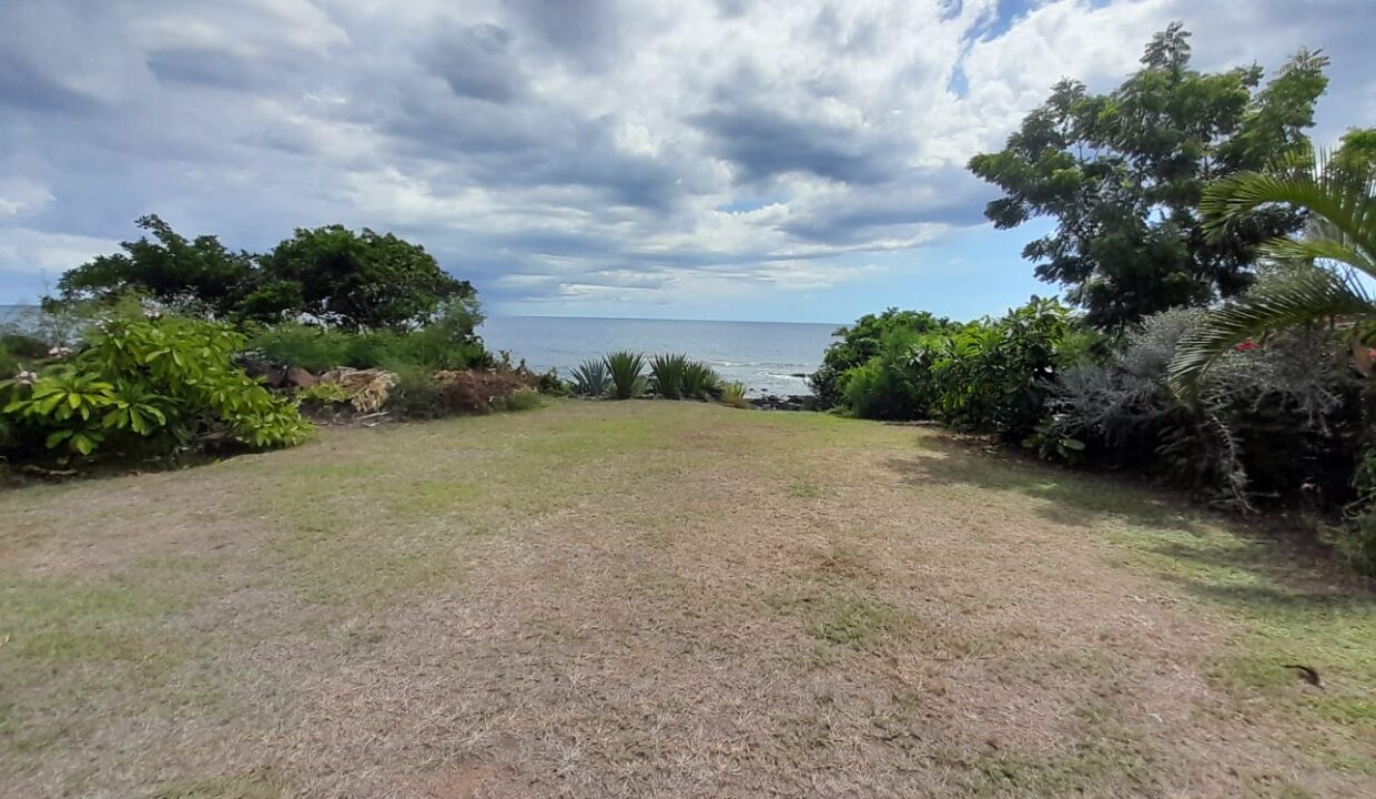 Beachfront Apartment for Rent – Flic en Flac 2 Bedrooms (3)