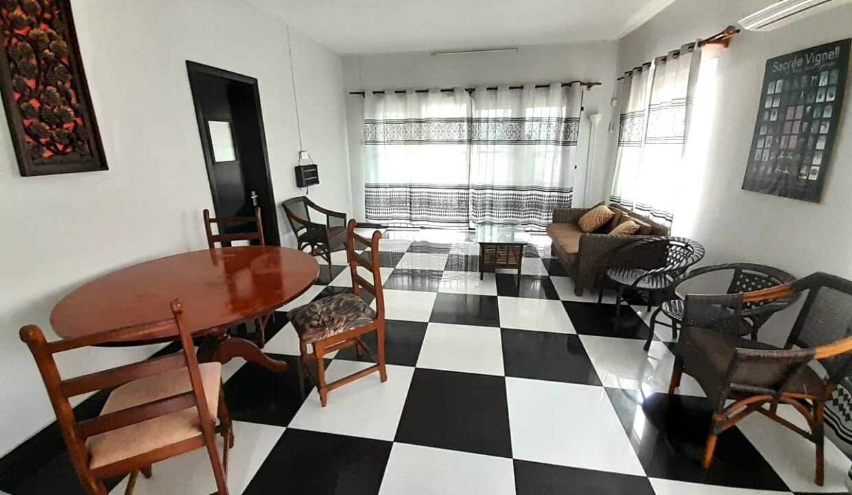 Beachfront Apartment for Rent – Flic en Flac 2 Bedrooms (5)