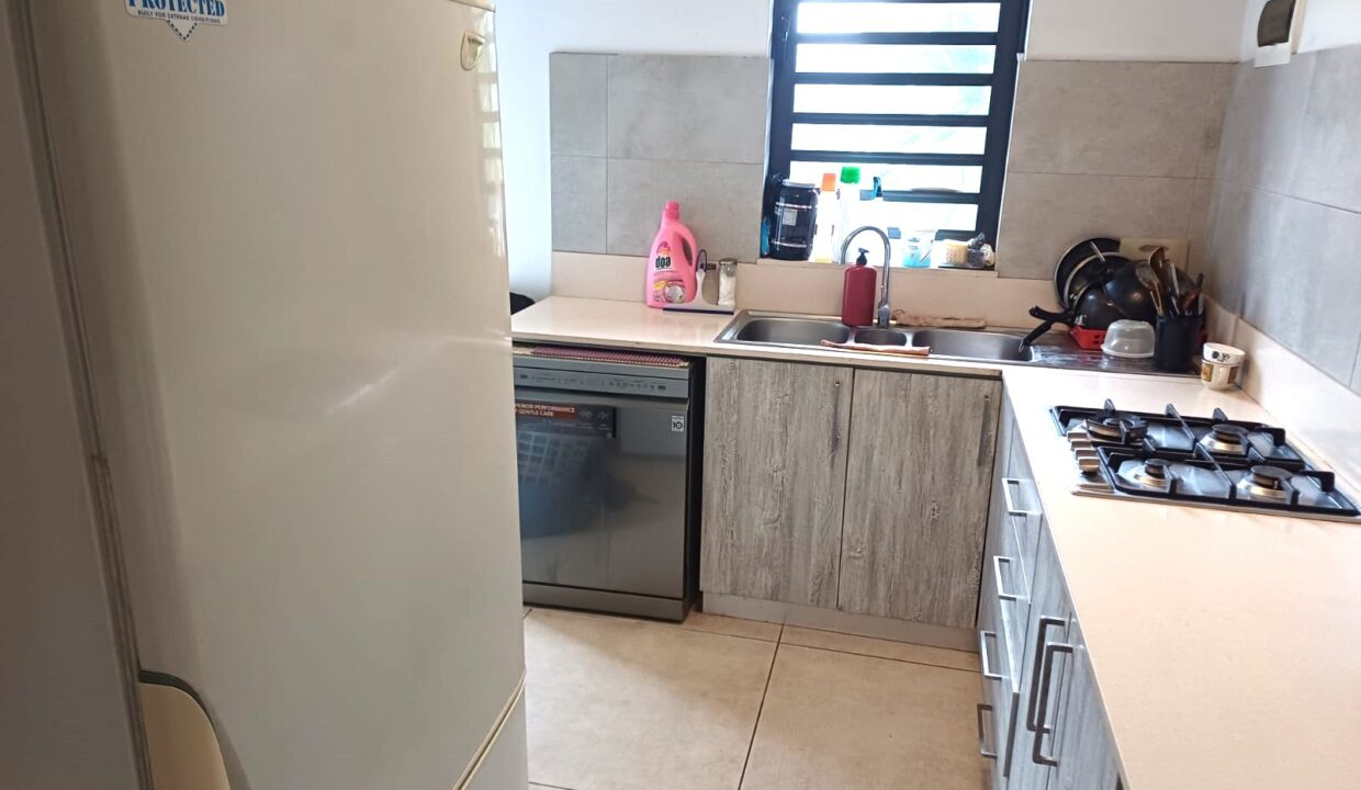 Furnished Studio for Rent – Ebène