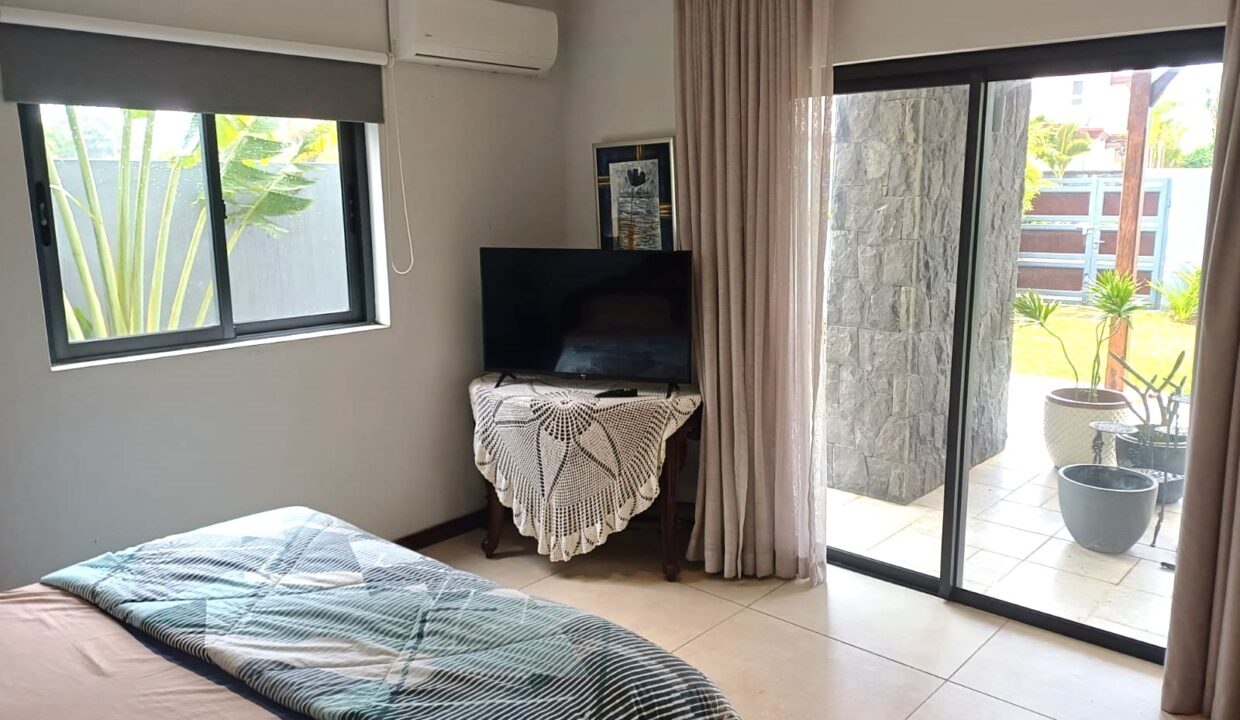 Furnished Studio for Rent – Ebène (7)