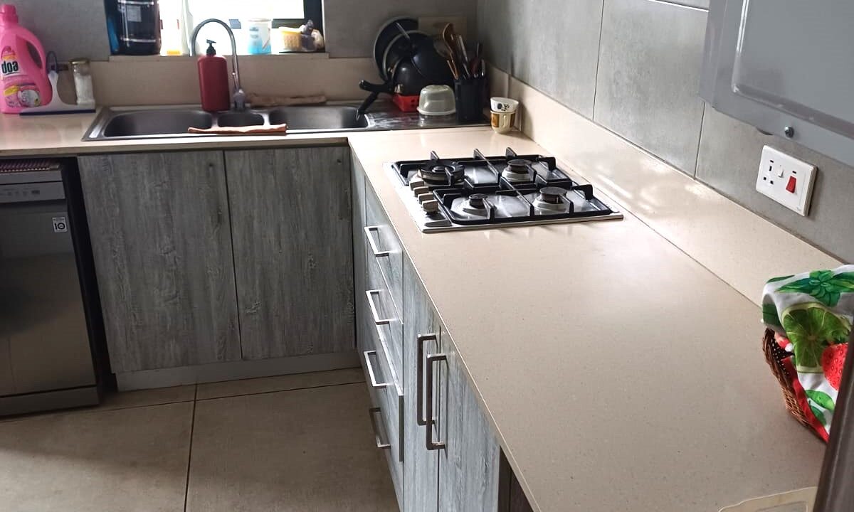 Furnished Studio for Rent – Ebène (8)