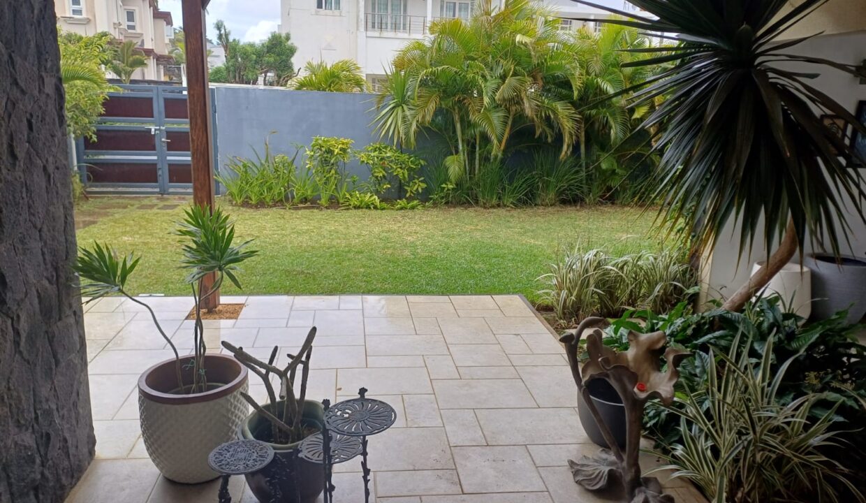 Furnished Studio for Rent – Ebène (9)