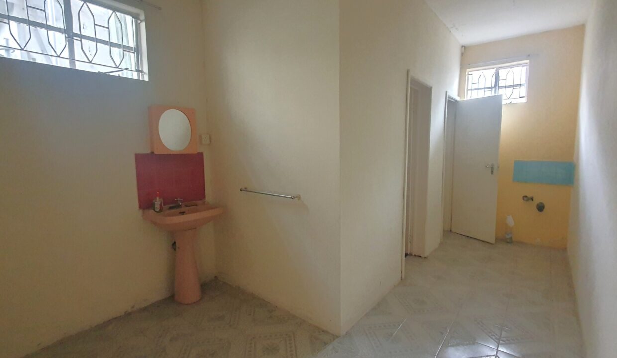 House for Sale – Rose Hill 8 Bedrooms (10)