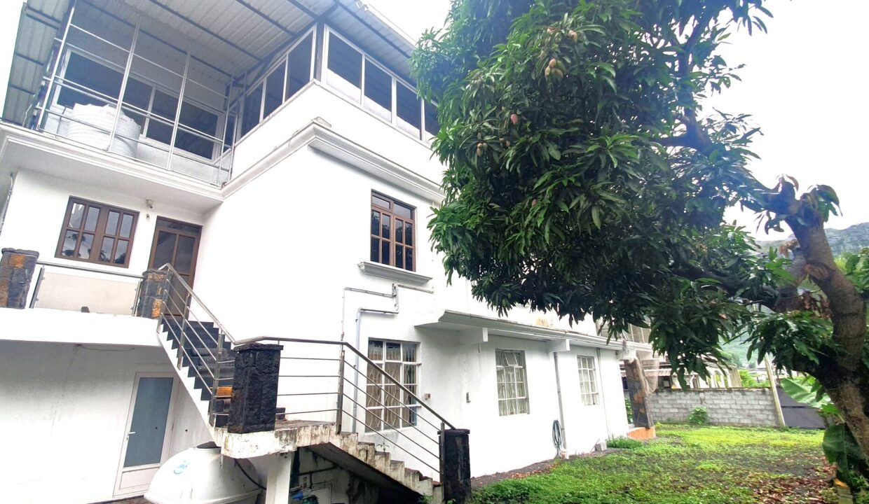 House for Sale – Rose Hill 8 Bedrooms