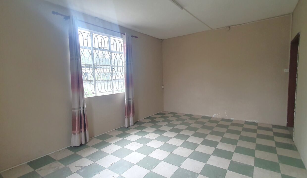 House for Sale – Rose Hill 8 Bedrooms (15)