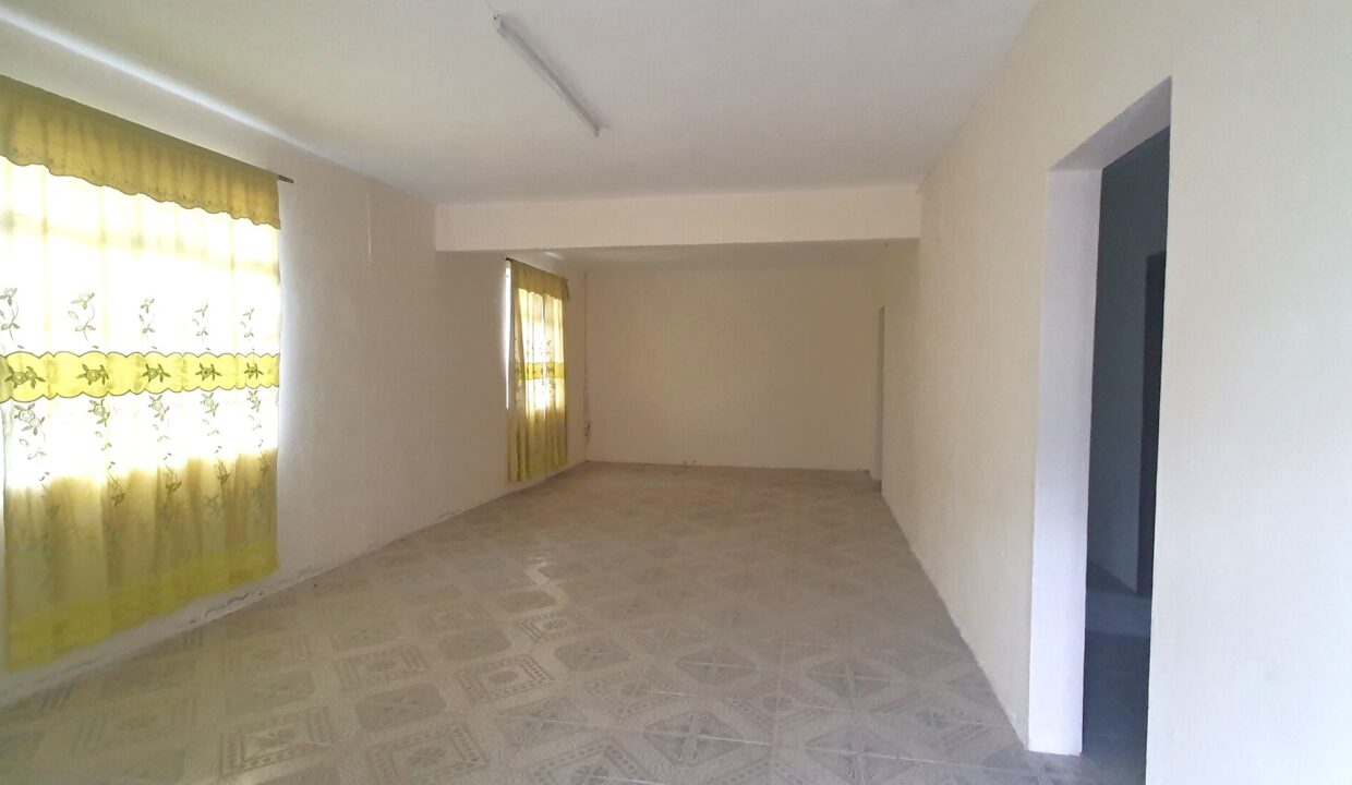 House for Sale – Rose Hill 8 Bedrooms (16)