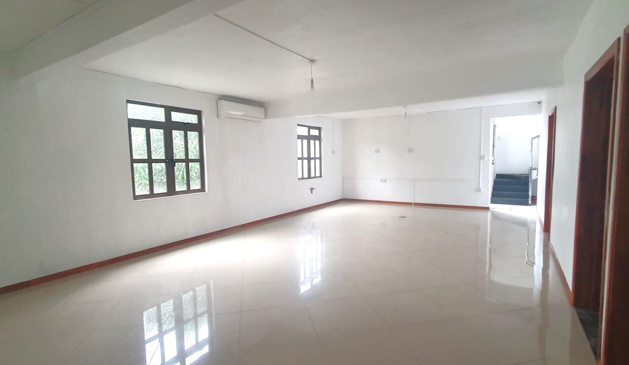 House for Sale – Rose Hill 8 Bedrooms (17)