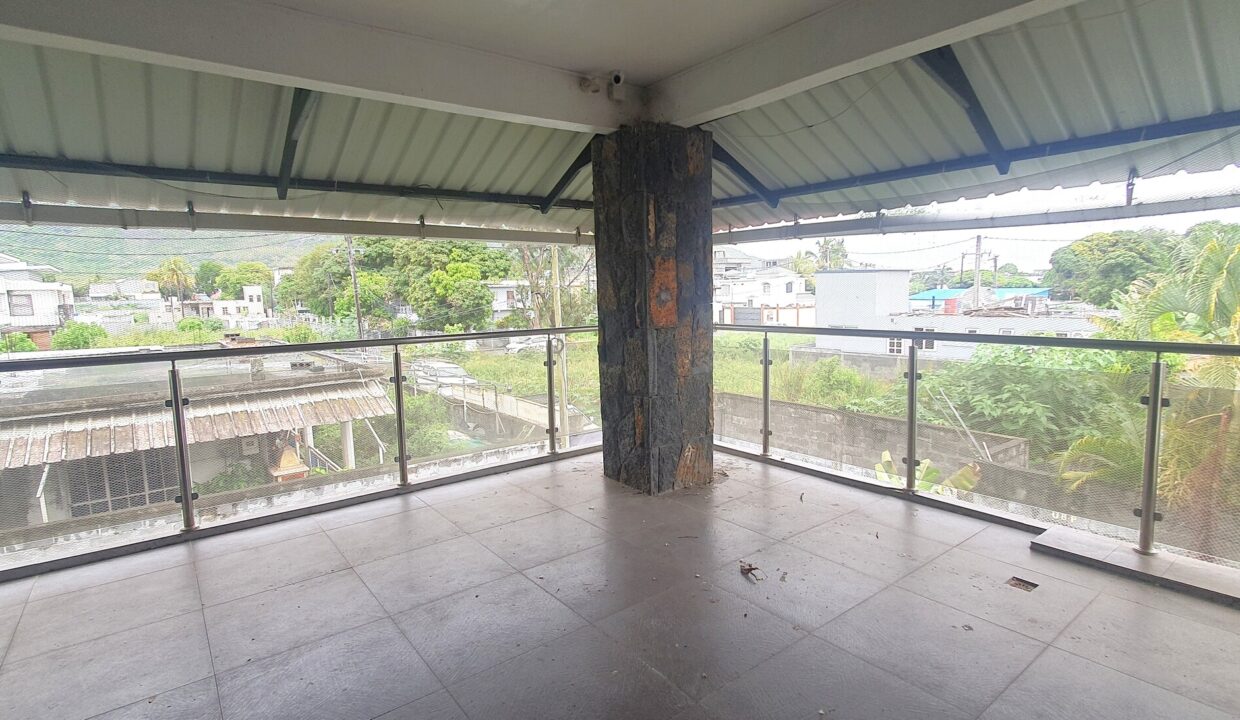 House for Sale – Rose Hill 8 Bedrooms (18)