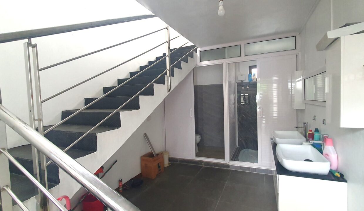 House for Sale – Rose Hill 8 Bedrooms (20)