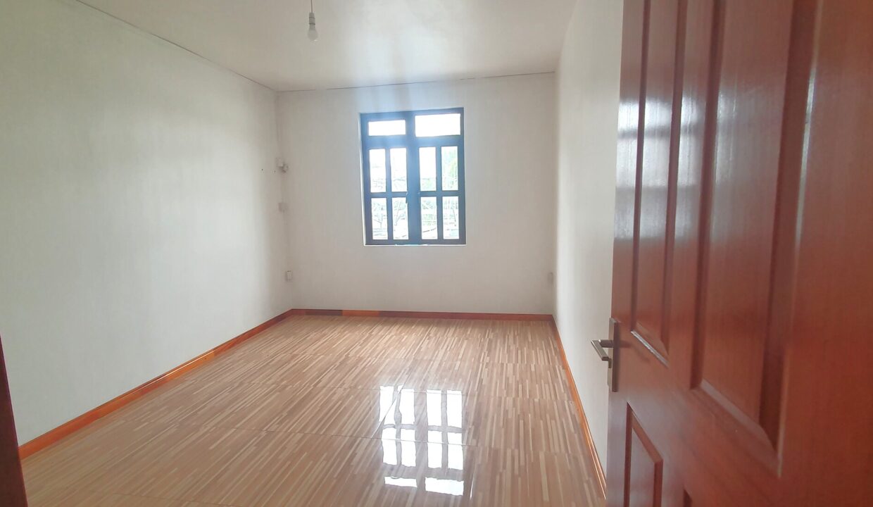 House for Sale – Rose Hill 8 Bedrooms (23)