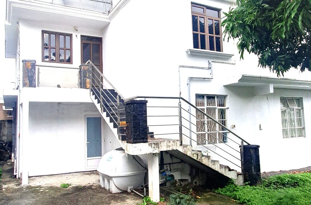 House for Sale – Rose Hill 8 Bedrooms (30)