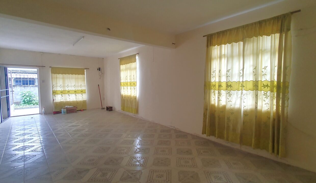 House for Sale – Rose Hill 8 Bedrooms (9)