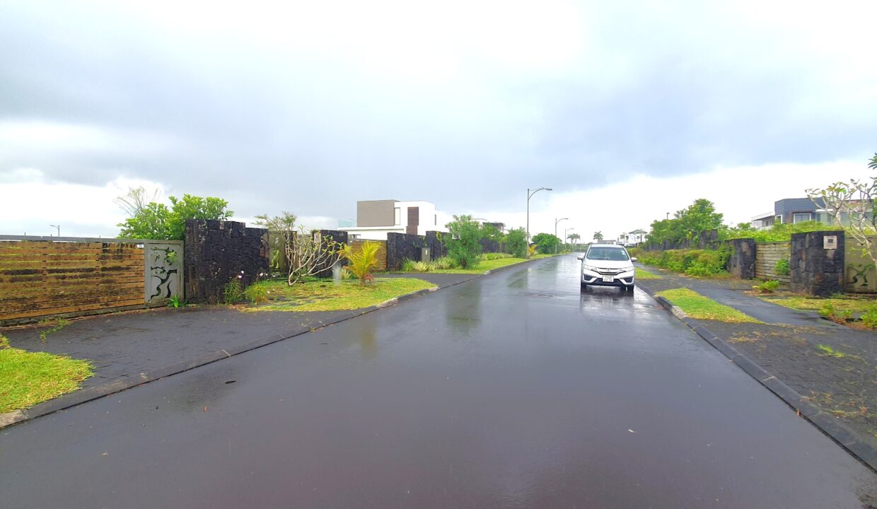 Land for Sale in the Gated Morcellement Aurea – Bois de Natte, Côte d’Or (2)